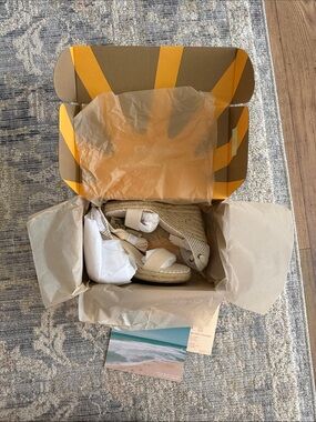 NIB Soludos Cream Espadrille Wedge Sandals